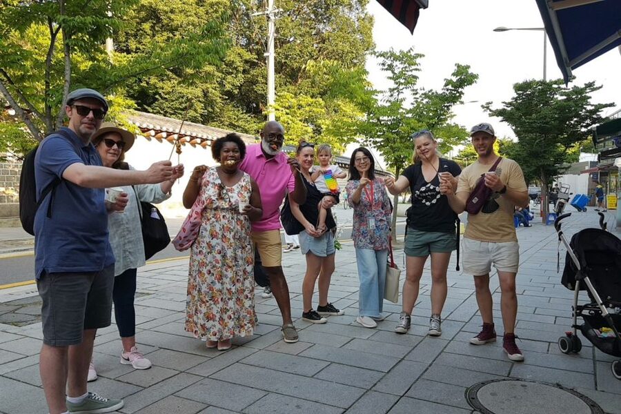 Seoul: Gwangjang Market Netflix Food Tour - A food tour that begins with old Seoul