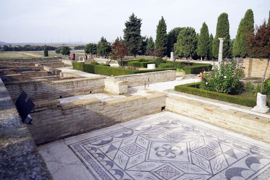 Seville: Game of Thrones and Roman Empire Italica Tour - Why Itálica is worth the short trip from Seville