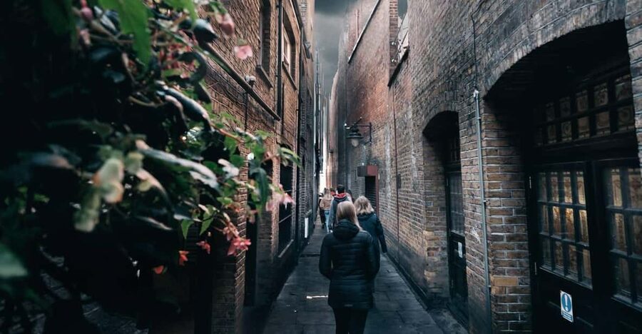Spanish Language : Original Harry Potter Walking Tour - Borough Market, Southwark Cathedral, and the wizarding south bank