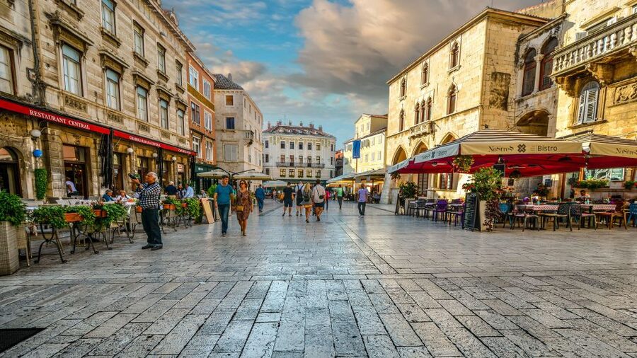Split: Game of Thrones Tour with Diocletian's Palace Cellar - Following the Unsullied through the Old Town