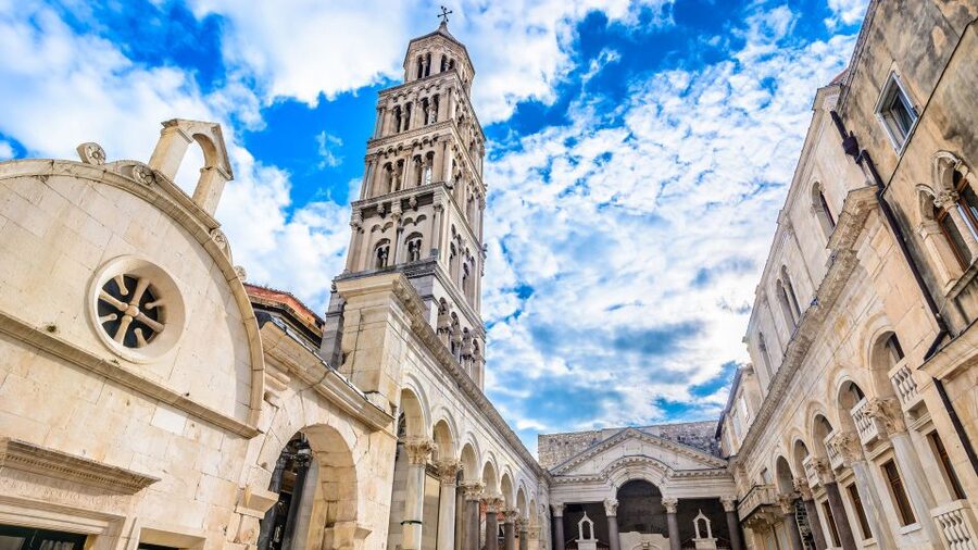 Split: Game of Thrones Tour with Diocletian's Palace Cellar - How the visual aids improve the tour