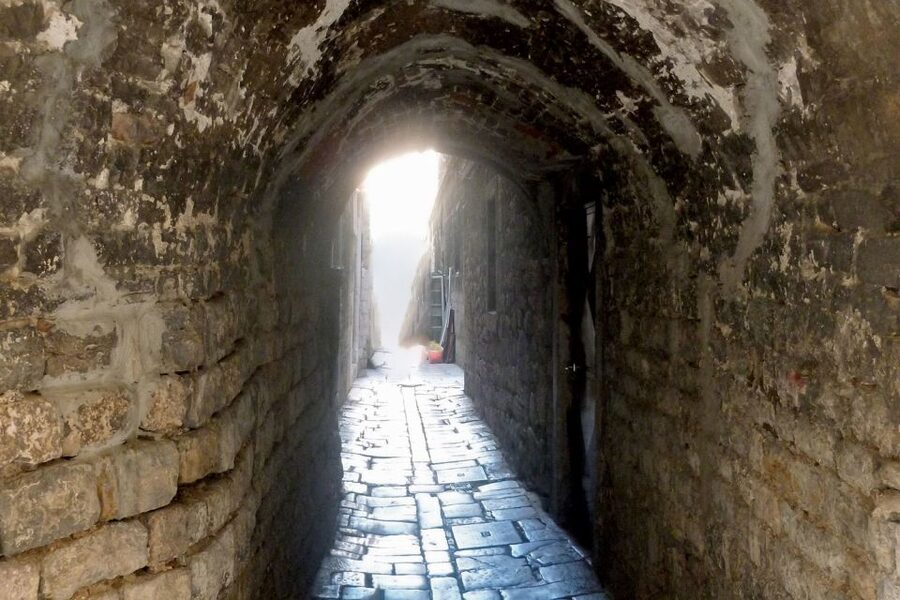 Split: Game of Thrones Tour with Diocletian's Palace Cellar - The Split history woven into the fantasy