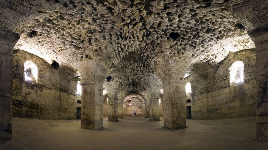 Split: Game of Thrones Tour with Diocletian's Palace Cellar - Choosing the best time of day
