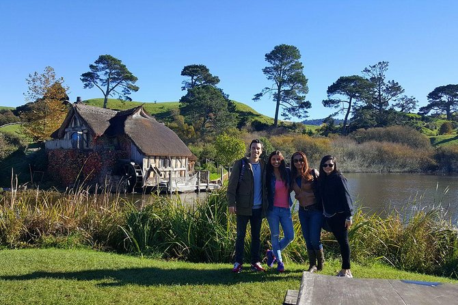 The Hobbiton Movie Set Small-Group Guided Tour from Auckland - The road south to Matamata