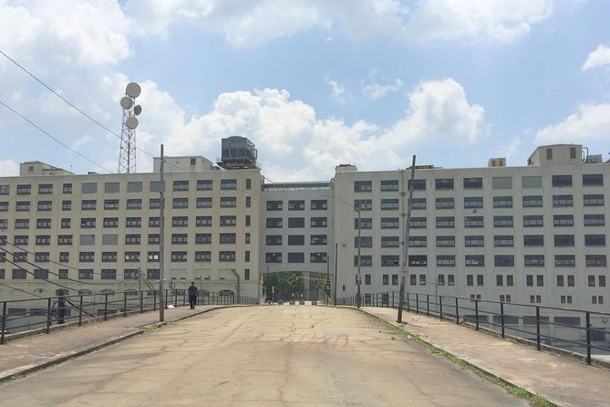 The Walking Dead in the City: Private Atlanta Film Location Tour - What guides add to the three-hour route