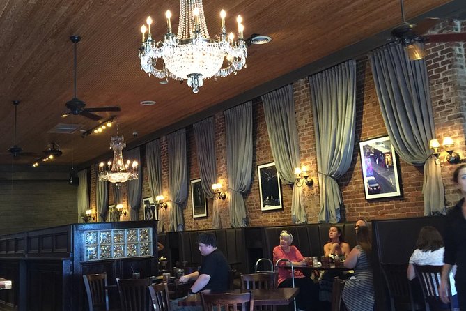 The Walking Dead: Private Film Locations Tour of Senoia - Woodbury Shoppe and the Governor’s town
