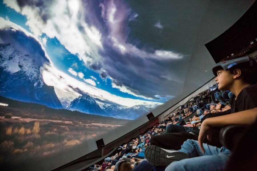 Valencia: City of Arts and Science 3D Movie at Hemisfèric - Who will enjoy the Hemisfèric most?