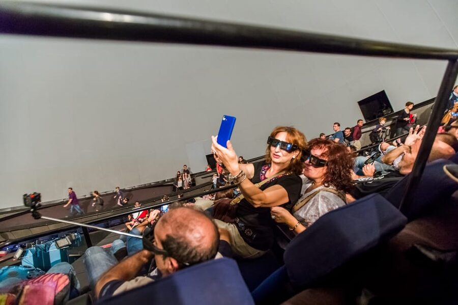 Valencia: City of Arts and Science 3D Movie at Hemisfèric - Small details that make the visit easier