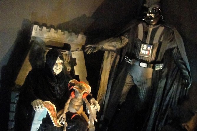 Yoda Guy Movie Exhibit (Hologram Tour) and Star Wars Celebrity - Key points at a glance